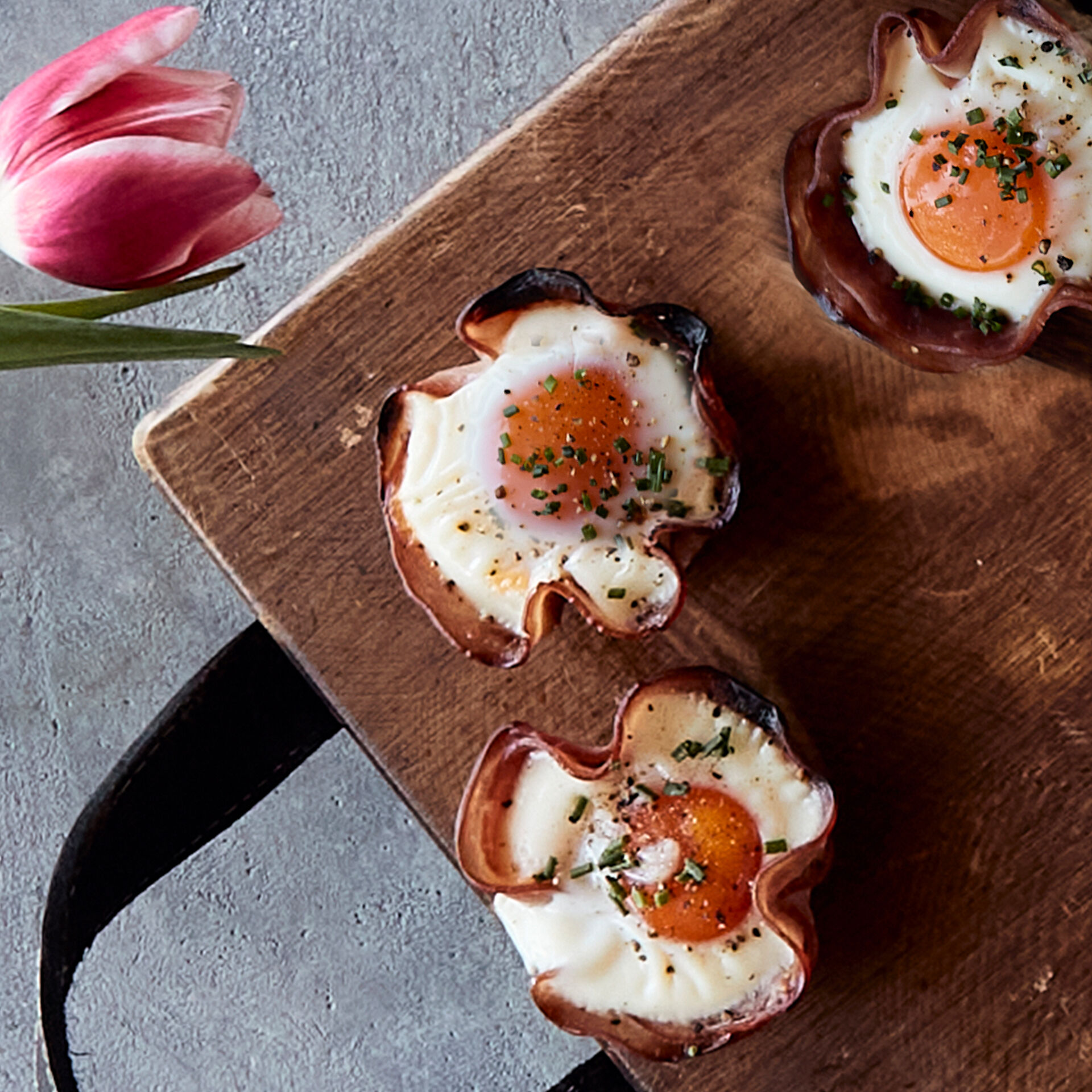 Ham & Egg Cups Paired with Lower Calorie Chardonnay
